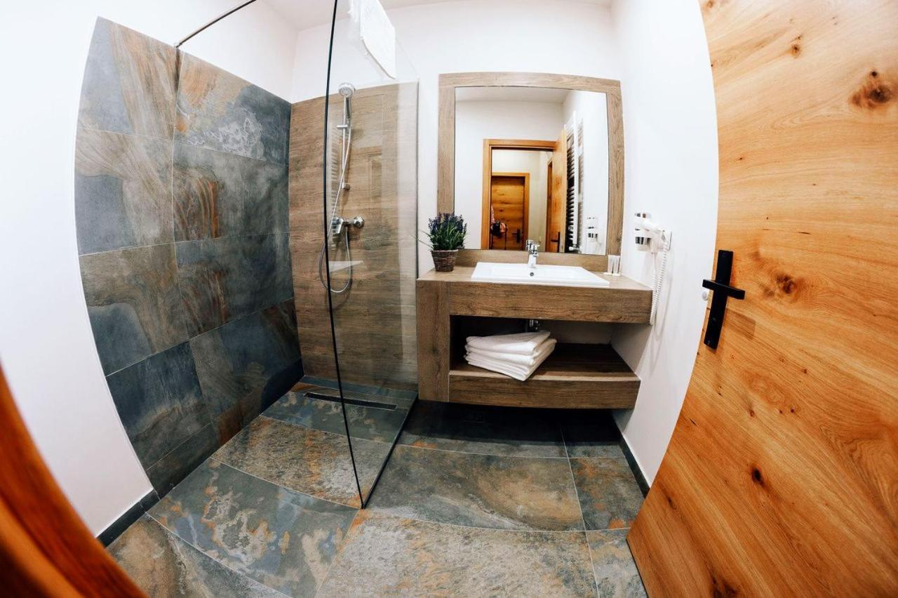 Popasul Domnesc- Resort& Spa- Vue
